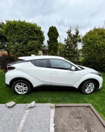 Toyota C-HR cena 97000 przebieg: 27000, rok produkcji 2020 z Poznań małe 211